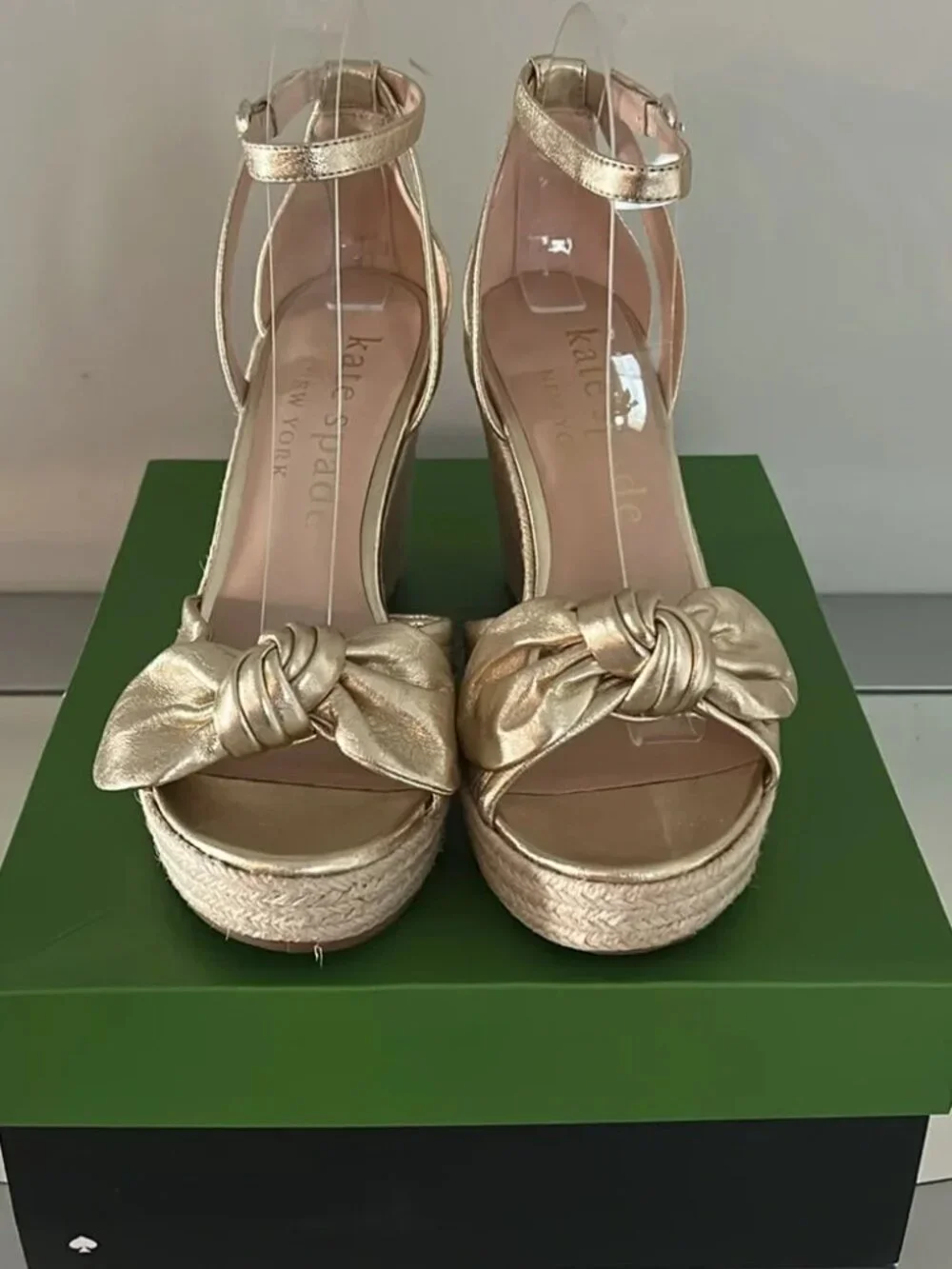 NIB KATE SPADE Tianna Espadrille Wedge Gold Leather Metallic Sandals, Size 11